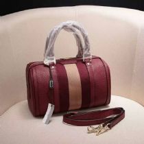 箱包生意新机遇 一手货源与一件代发助力微信微店创业